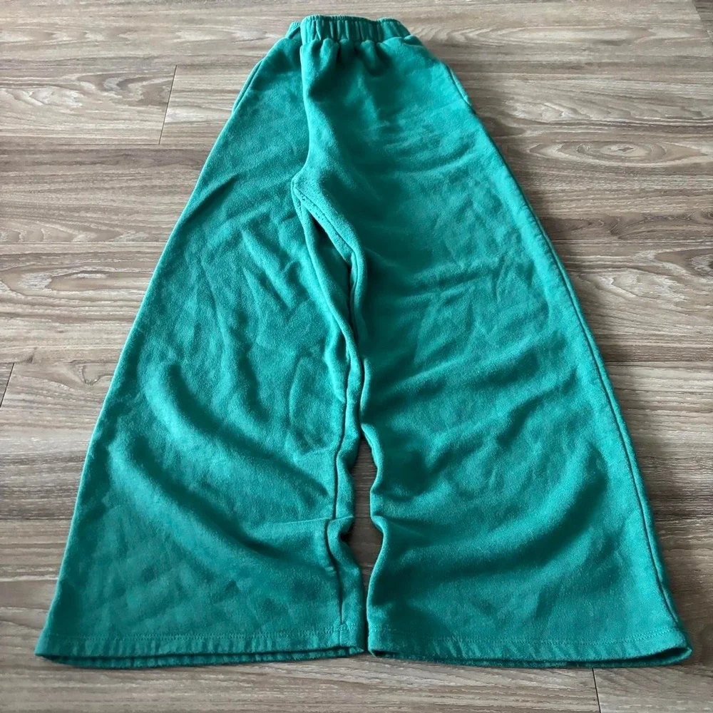 Vintage Y2K/2000s Green Baggy Essential Sweatpants! Fits S